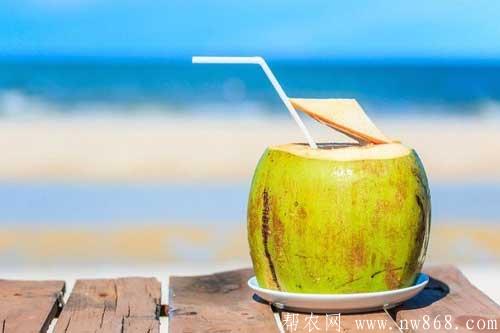椰子汁的功效与作用|饮用椰子汁有哪些禁忌